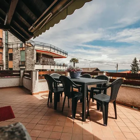 Prázdninový dům Casa Torelu - Lakeside Leisure & Business *