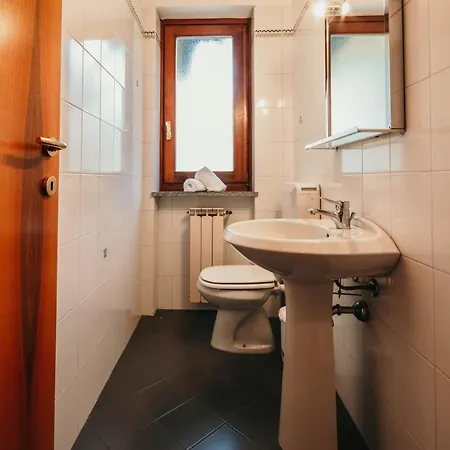 Casa Torelu - Lakeside Leisure & Business